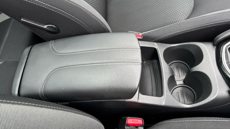 Nissan Qashqai 1.3 DiG-T N-Connecta 5dr Petrol Hatchback